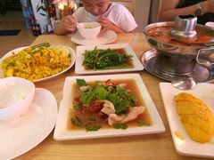 -J Daeng Seafood