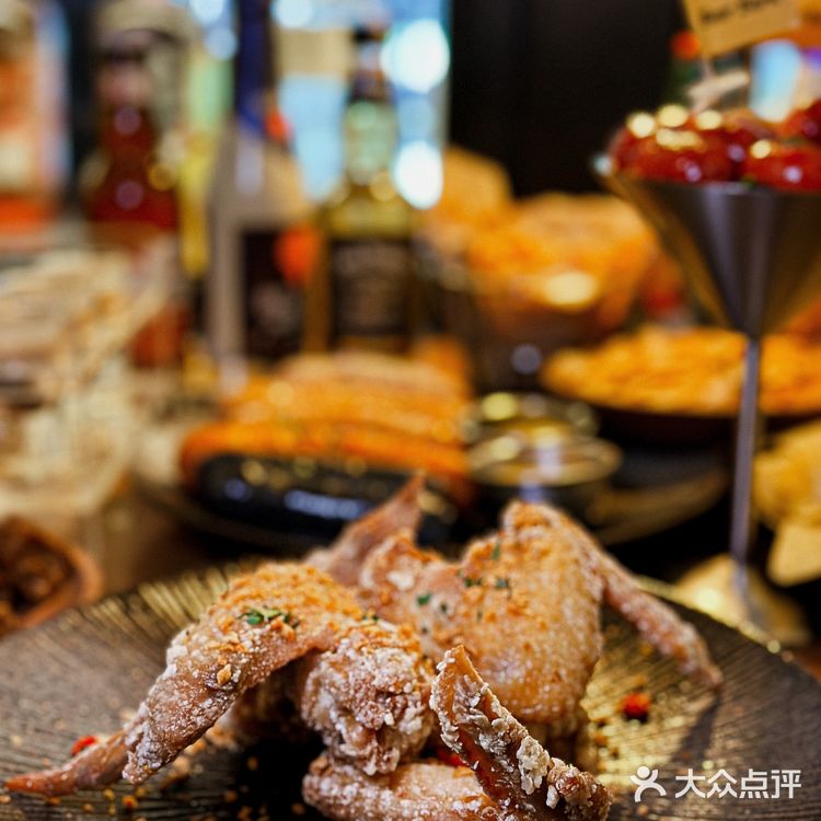 我居然在酒吧撑到扶墙出⁉️