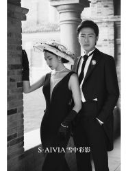 -雪中彩影婚纱摄影·微光艺术中心