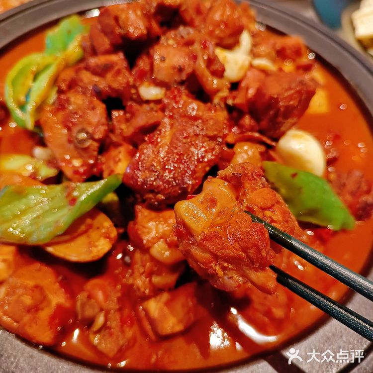 本碳水胃表示一份手工拉面不够吃！大盘鸡鸡肉可以少一点[抱拳]