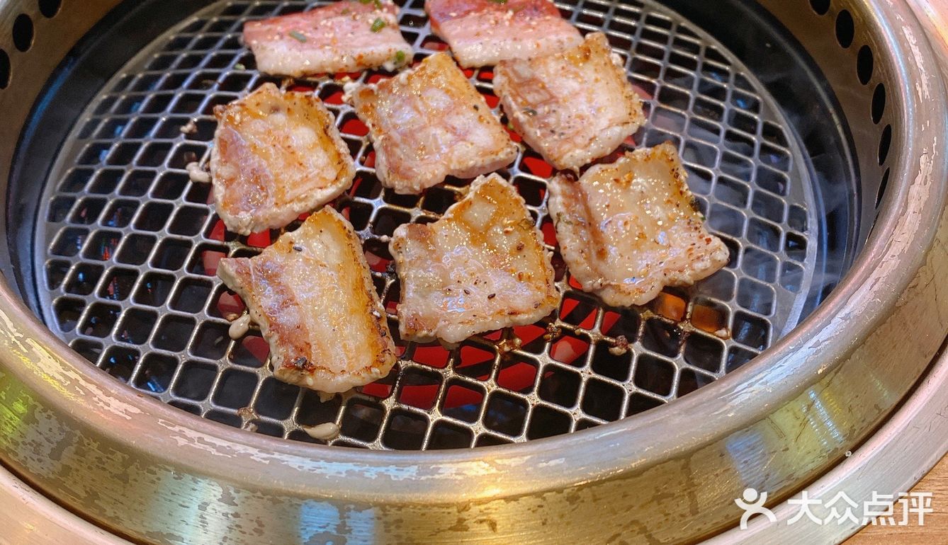 清河沉浸吃肉的快乐来咯！