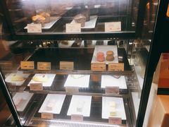 面包甜点陈列柜-麦当劳(东直门外大街店)