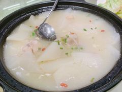 萝卜排骨汤-刘胖子家常菜·蹄花焖藕(中南店)