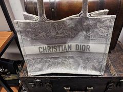 -小飞侠奢侈品回收 寄卖 养护(宝山宝龙广场店)