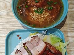 -滋味满屋美食坊(上海街店)