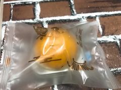 莲蓉蛋黄酥-闻酥园(水碾河路店)