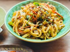 -包整·丝娃娃(一览甲秀楼风景店)