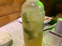 摇手打柠檬茶-龙巢盱眙龙虾·鸡煲·烧烤宵夜(坪洲店)