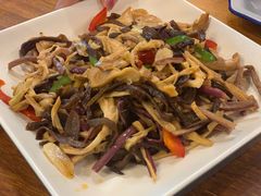 -小厨子私房菜·云南美食店