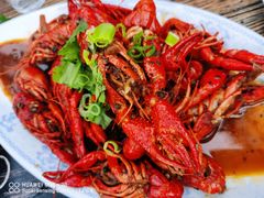 麻辣小龙虾-1910老鲁味海鲜·戳子肉·青岛菜(金沙滩店)