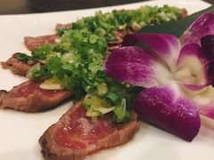 三分熟牛肉-桂马·日本料理·海胆·海鲜饭·酒场(民主广场店)