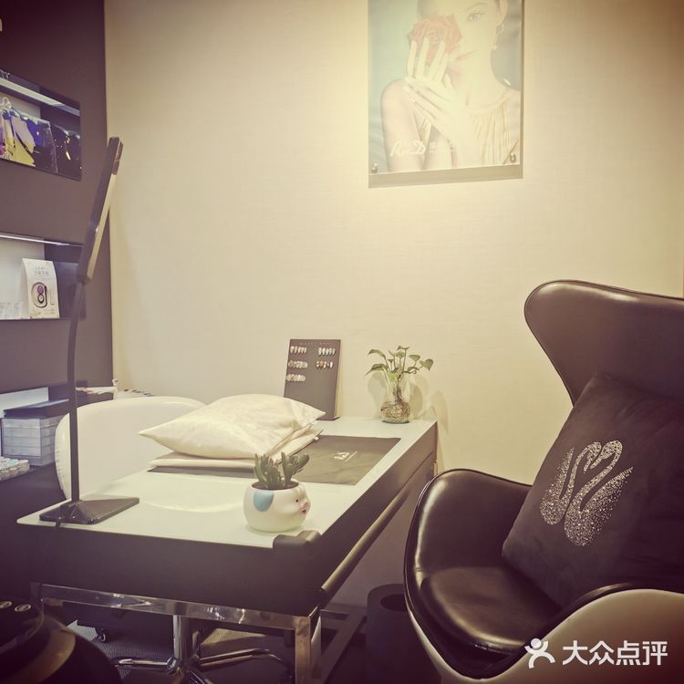 [爱心]新年红紫丁香搭猫眼[指甲油]穿戴美甲