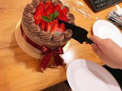 草莓蛋糕-花花卷卷·鲜食蛋糕(静安久光百货店)