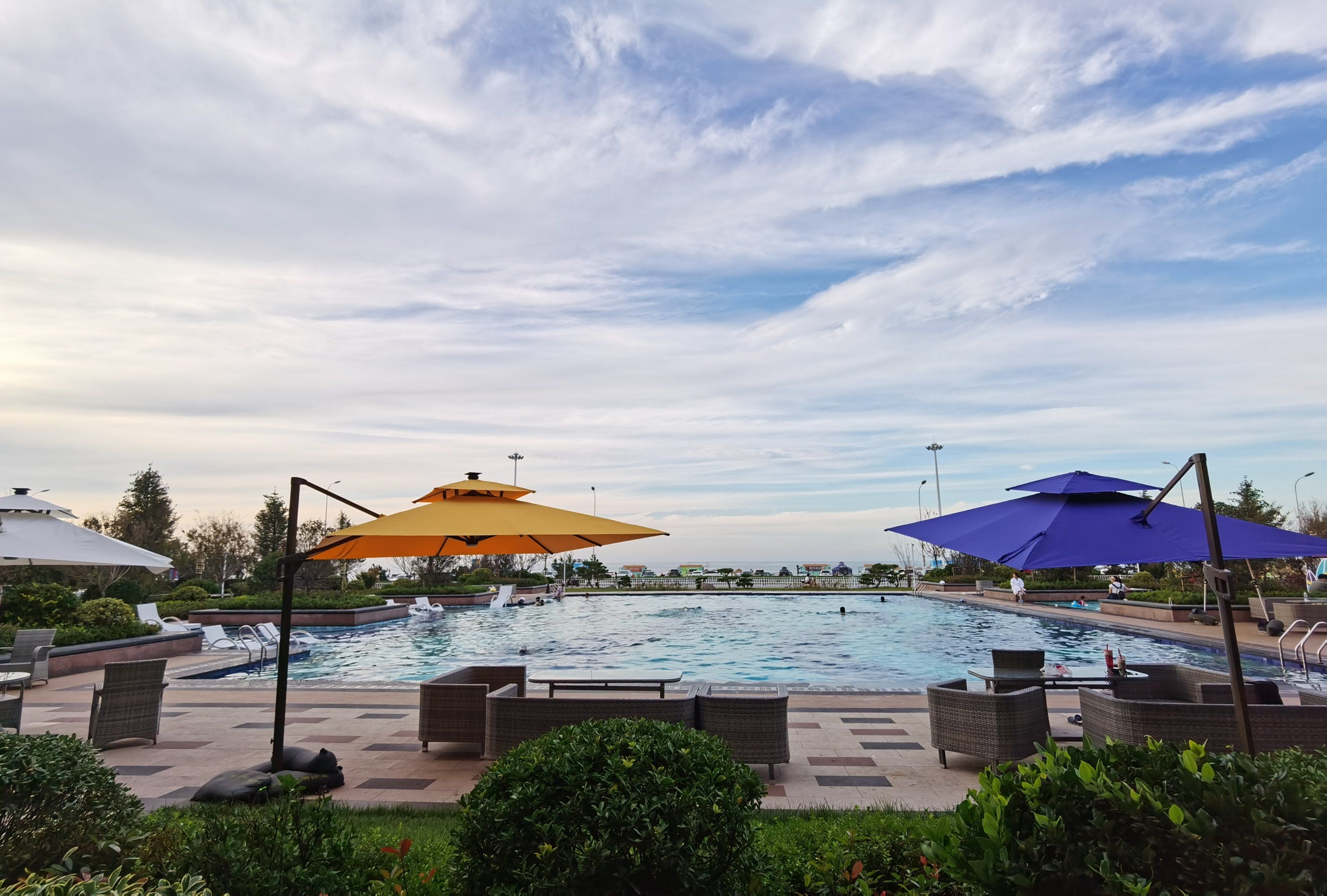 荣成海边泳池酒店