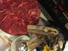 -鲜入围煮花胶鸡海鲜火锅