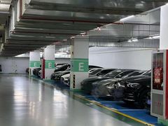 -新世界新丸中心-地下停车场