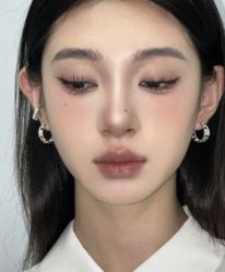 -明天见·化妆造型工作室