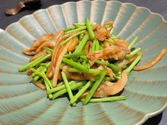 芦蒿酸萝卜烧去骨鸭掌-A One Kitchen·南京精菜馆(德基广场店)