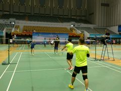 羽毛球馆-闵行体育馆-停车场