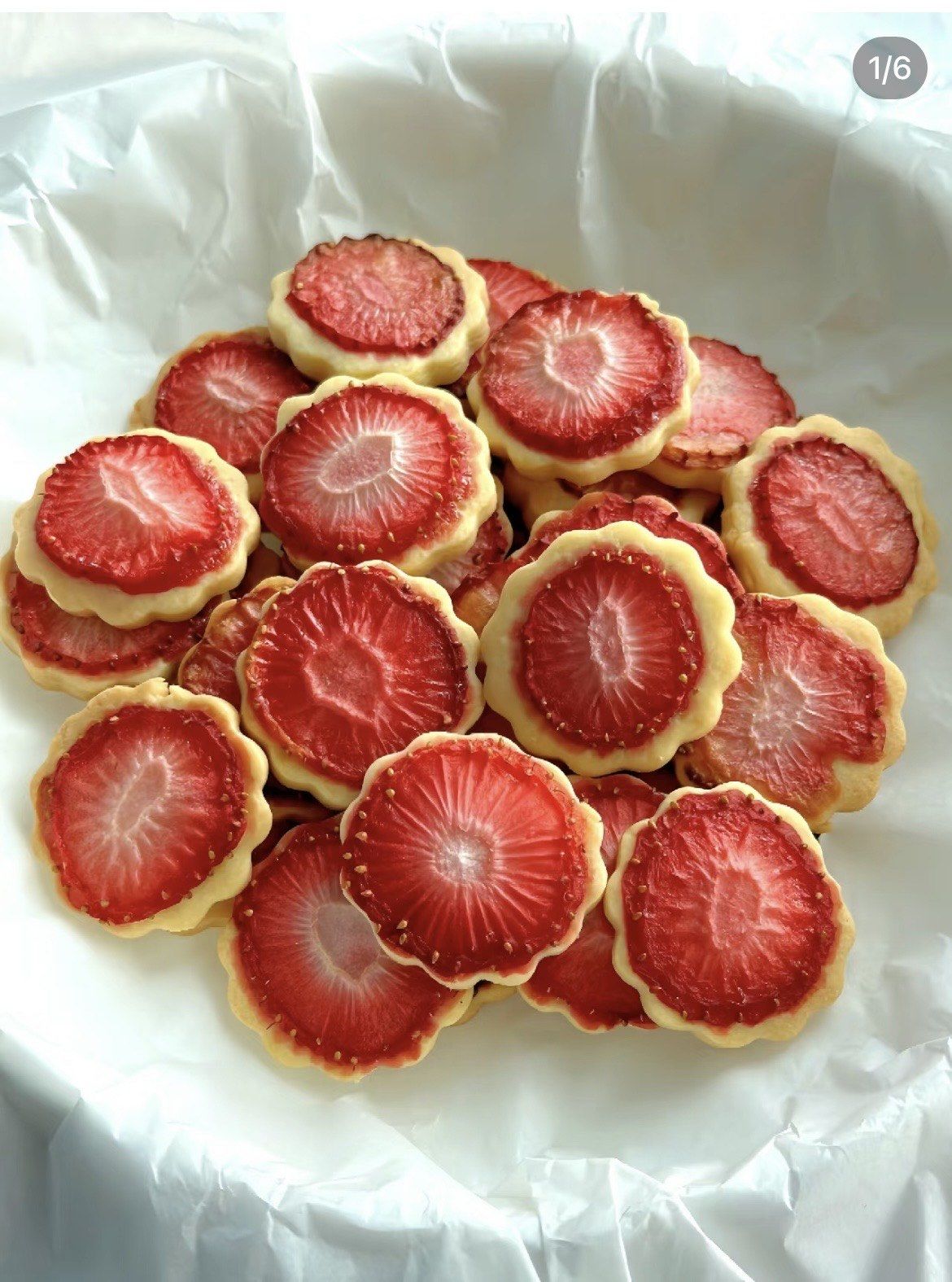 草莓曲奇饼干,愿所有人新的一年"莓有烦恼"