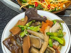 -阿山卓·野生菌火锅·纳西火塘烤肉