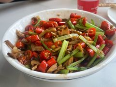 -独一佳老胡湘菜馆(矿山路店)