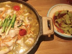 经典老坛酸菜鱼中份-山城外·非遗酸菜鱼(蜀都万达店)