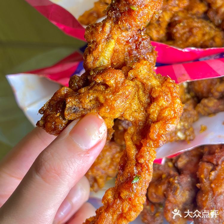 · 店名：宫啦啦蒜香炸鸡（步步高星城天地店）