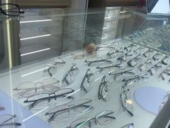 -LOGO眼镜·蔡司品牌折扣店(龙华清湖店)