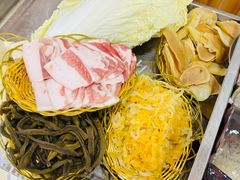 -屯老二农家铁锅炖·行业领军者(梅江店)