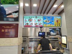-老娘舅餐厅(黄龙体育中心店)