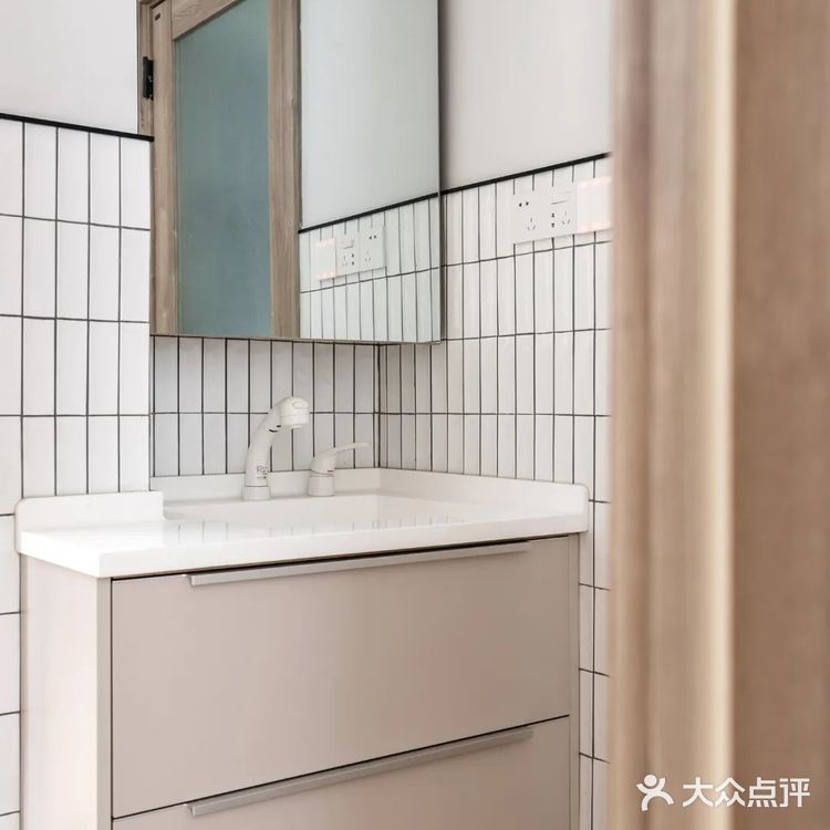 今日分享入户见厅太尴尬，看看这84㎡小三居是怎么设计的