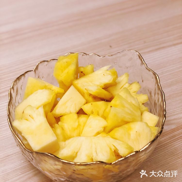 又这样削菠萝也很省劲儿！