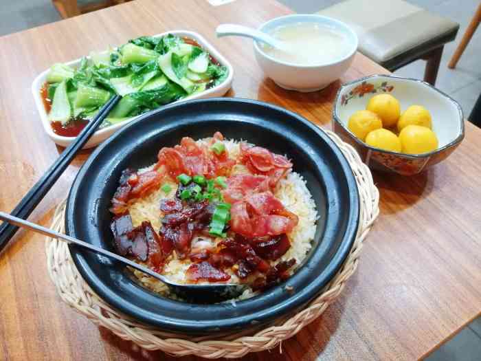 和裕深井烧鹅(和平店)-"味道很正宗,今天在店里吃的,比外卖带回家.