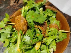 芹菜牛肉-四小区火锅·巷子里的重庆火锅(花照壁店)