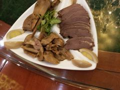 -天外天美食广场(哈尔滨路店)