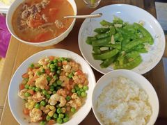 -上海雏渐肥月嫂