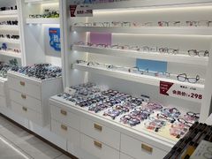 -J-Optical佳视明眼镜·蔡司视觉(青岛金茂览秀城店)