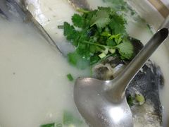 砂锅鱼头汤-鱼水情·农家菜·大鱼头(南山竹海店)