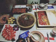 -尚尚仙·酸汤猪手·猪肚鸡火锅(华联万柳购物中心店)