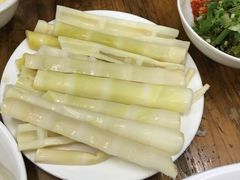 -苗伯妈酸汤火锅