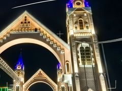 -布尔津河堤夜市