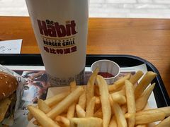 -The Habit Burger Grill 哈比特汉堡(复兴soho店)