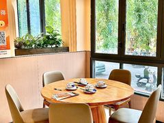 -小白的·非遗东方烤乳猪·海南菜连锁餐厅(椰梦长廊外贸路店)