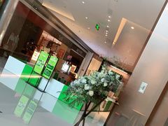 -星巴克臻选(深圳龙华红山天虹店)
