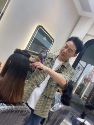 -苏豪美发S A L O N烫发染发
