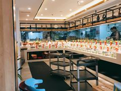 面包甜点陈列柜-有红鸡毛店·川菜(建设路店)