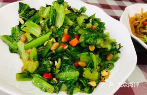 Fermented Soybean Stir-fried with Lettuce Leaves