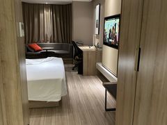 -杭州西湖湖滨银泰亚朵酒店