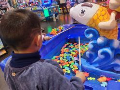 -卡通尼乐园(绿地缤纷城店)